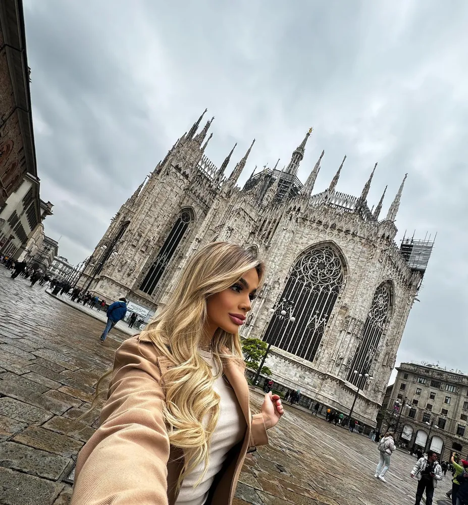 Debora Private Gallery 1