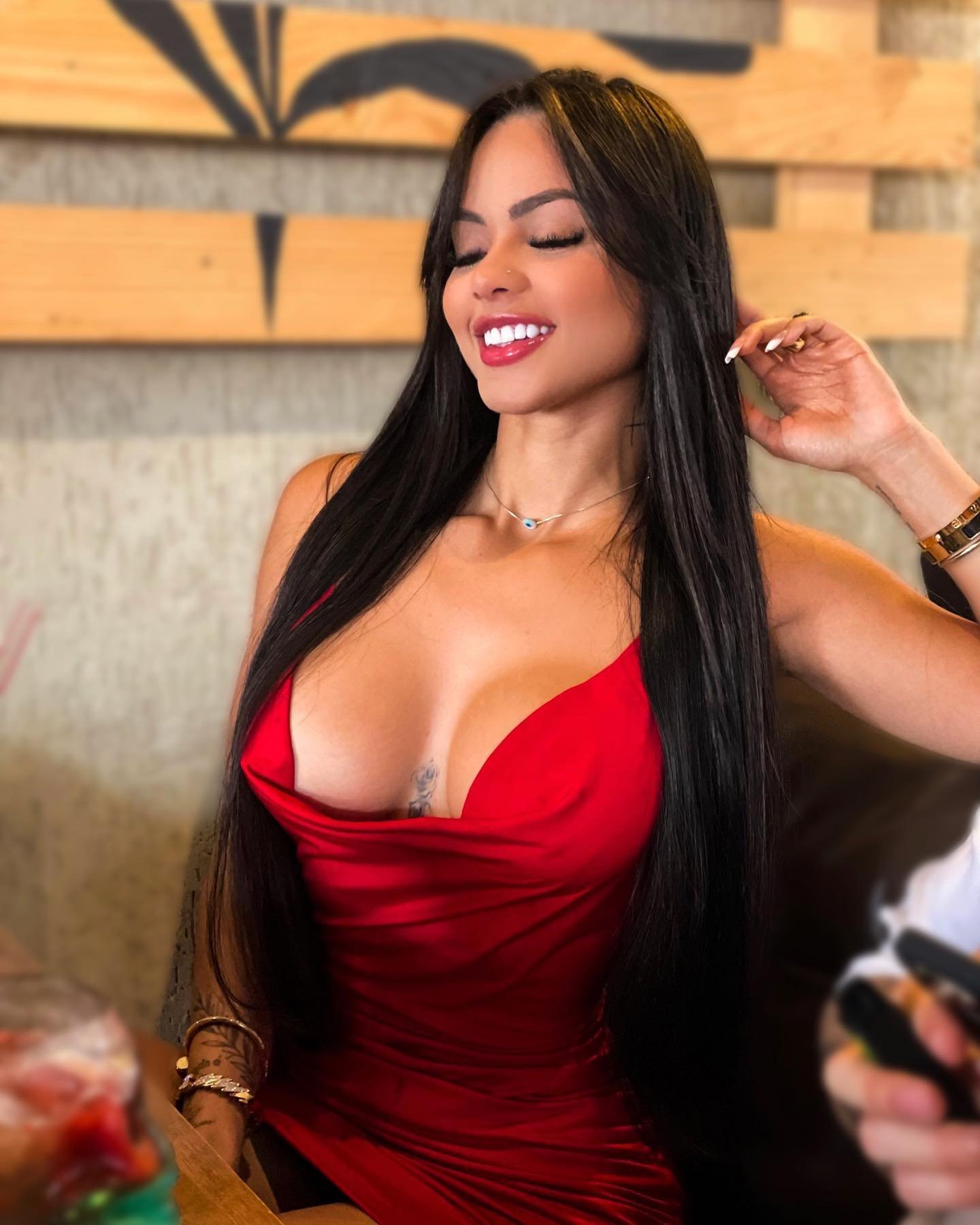Gabriela, 28 — Fintech Founder