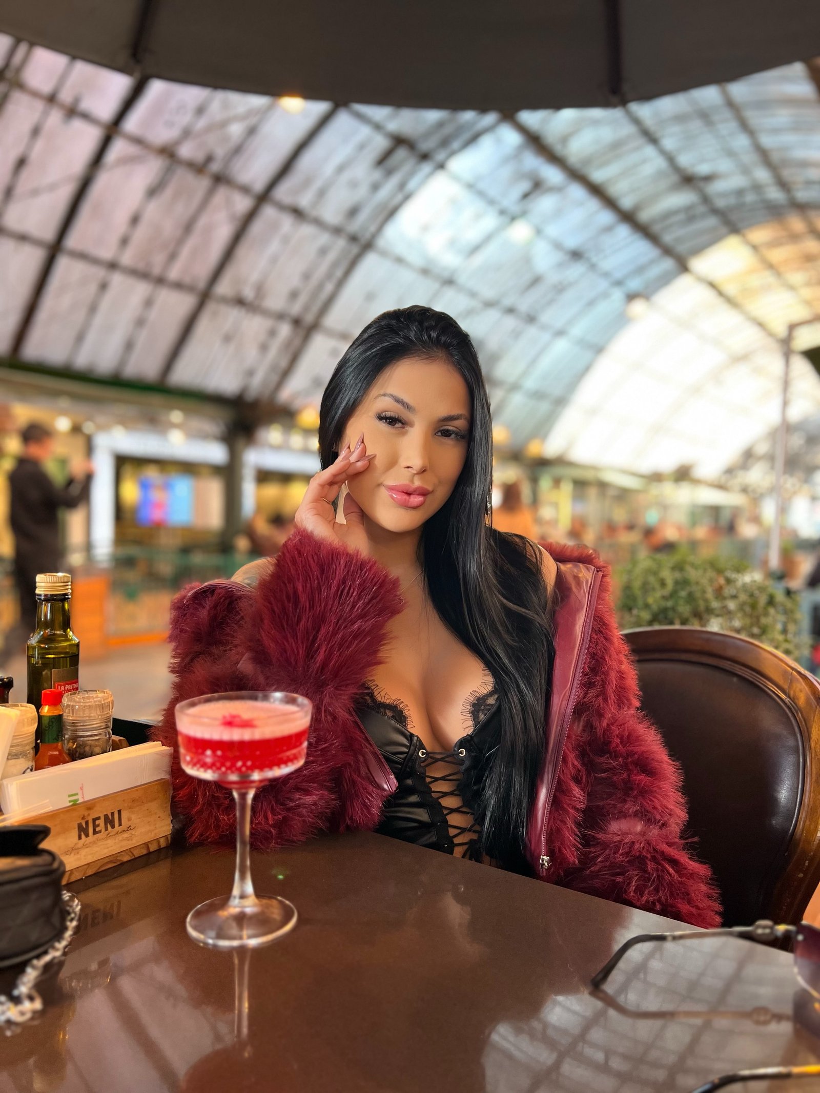 Larissa Galeria privada 3