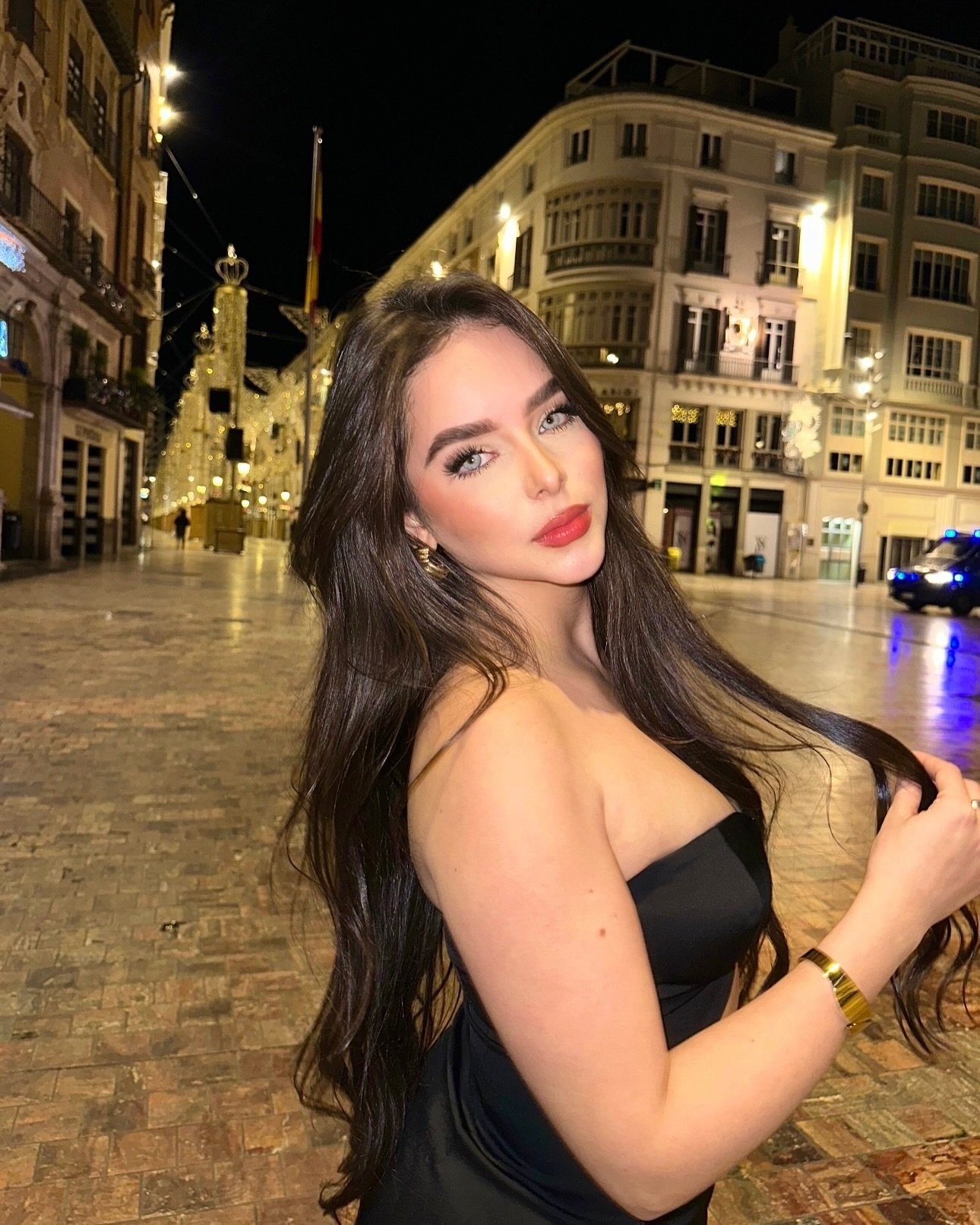 Sabrina, 33 — Corporate Finance Director